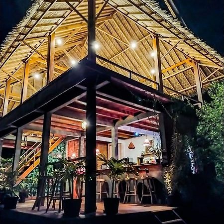 Basa-Basi Lodge Karimunjawa Kültér fotó