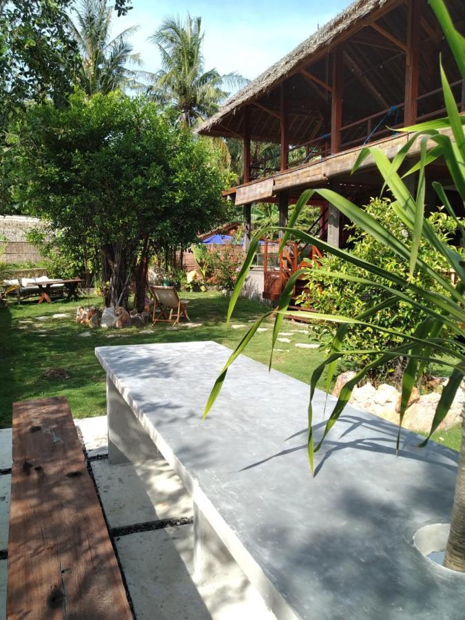 Basa-Basi Lodge Karimunjawa Kültér fotó