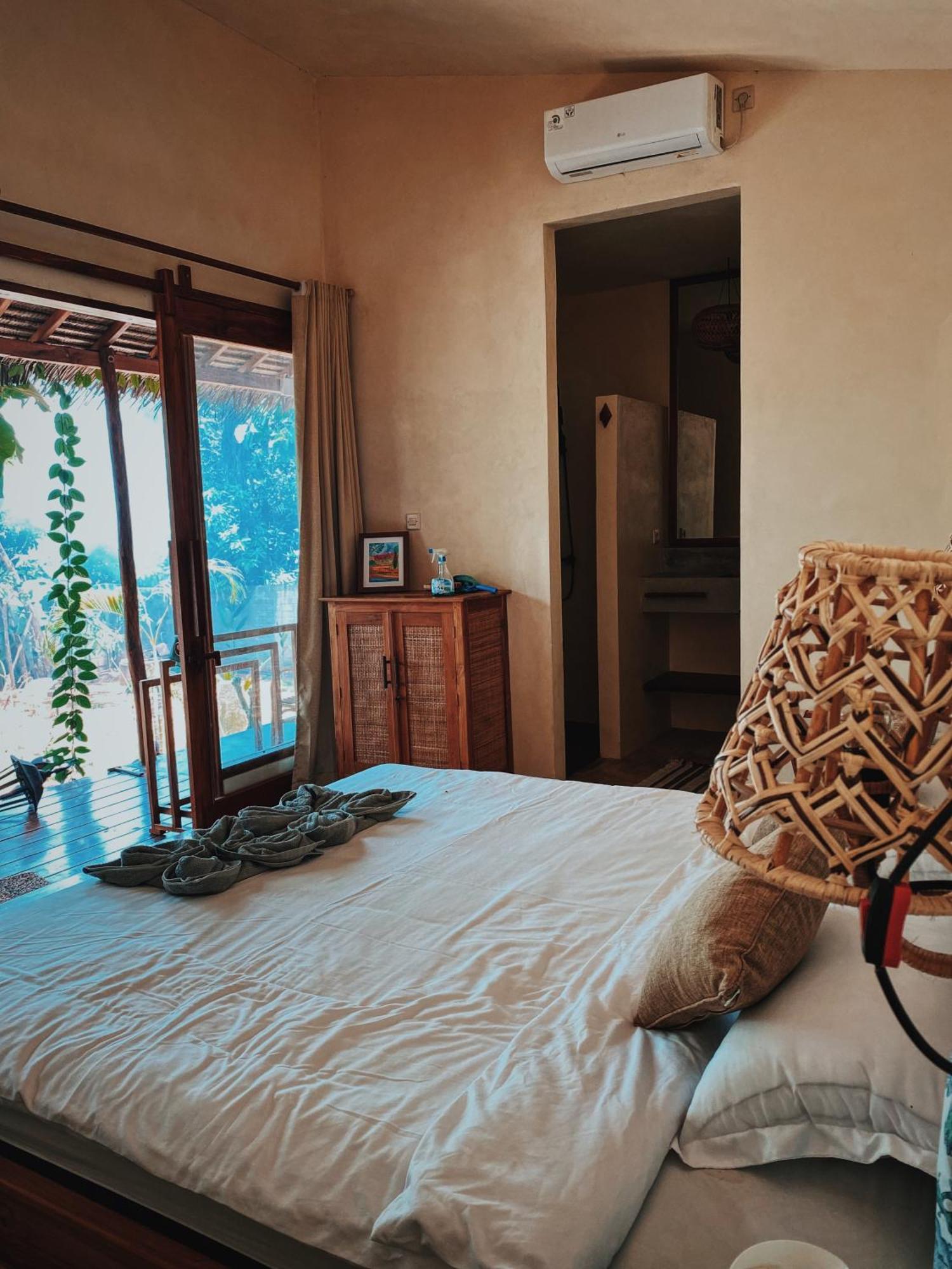 Basa-Basi Lodge Karimunjawa Kültér fotó