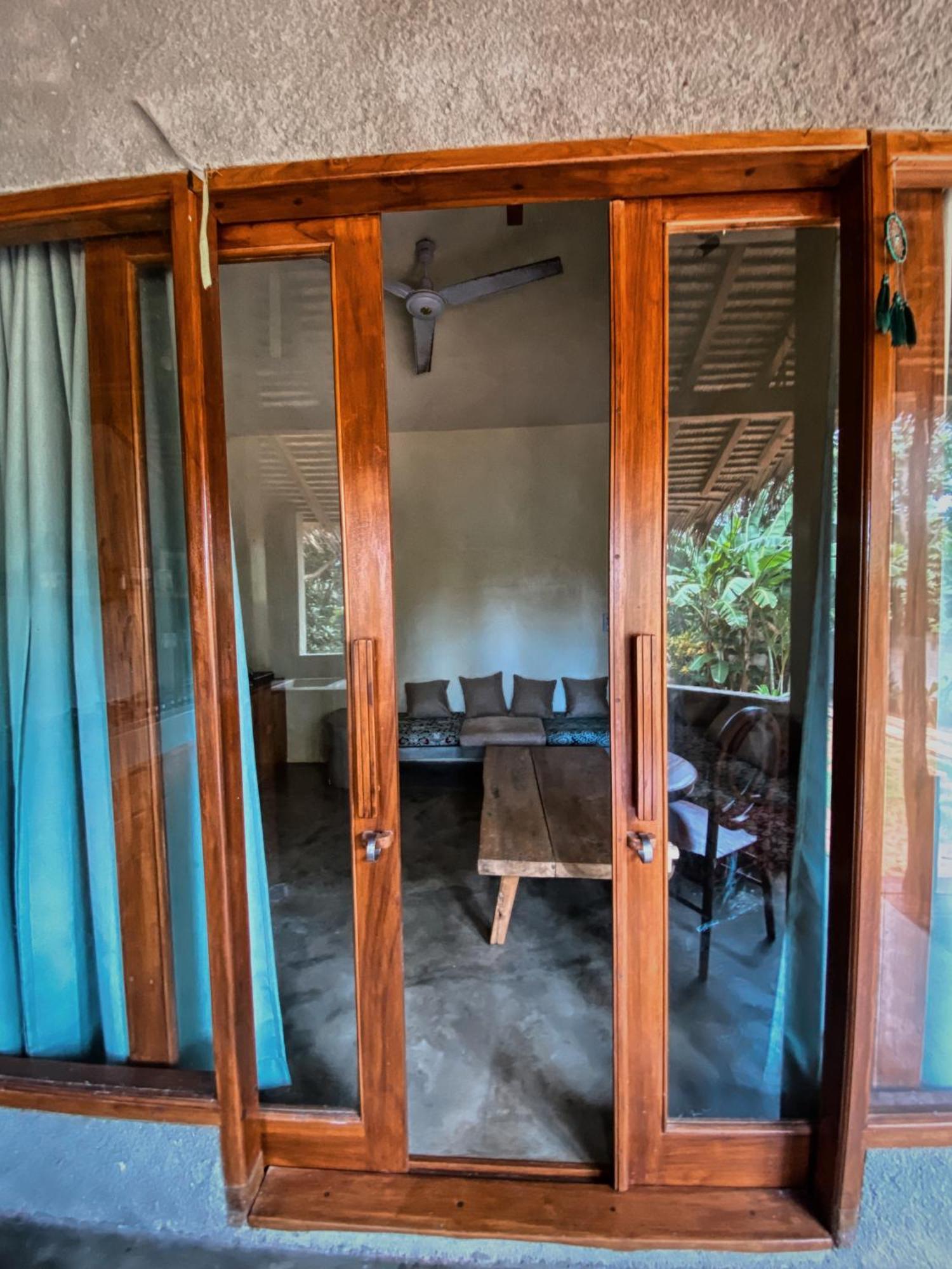 Basa-Basi Lodge Karimunjawa Kültér fotó