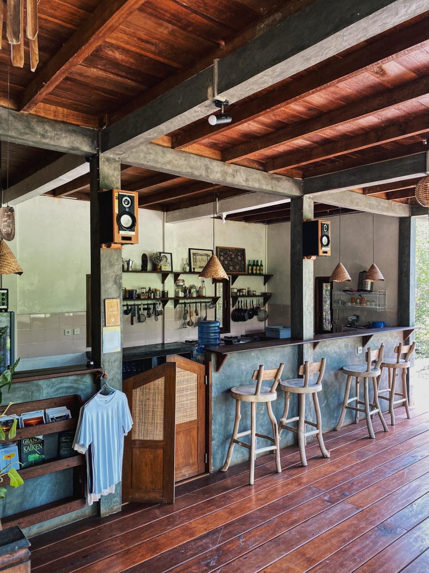 Basa-Basi Lodge Karimunjawa Kültér fotó