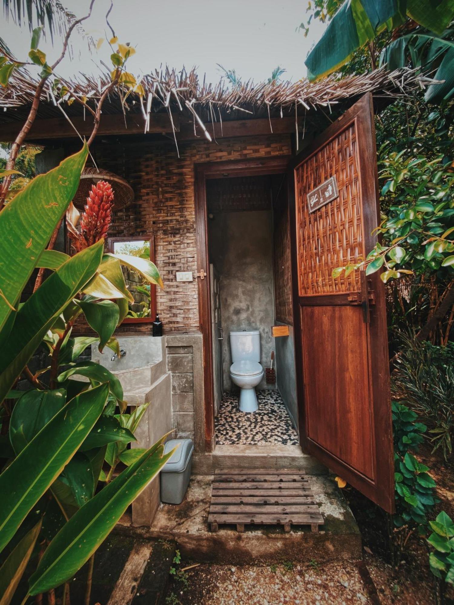 Basa-Basi Lodge Karimunjawa Kültér fotó