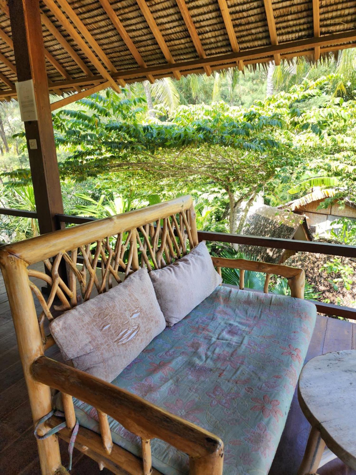 Basa-Basi Lodge Karimunjawa Kültér fotó