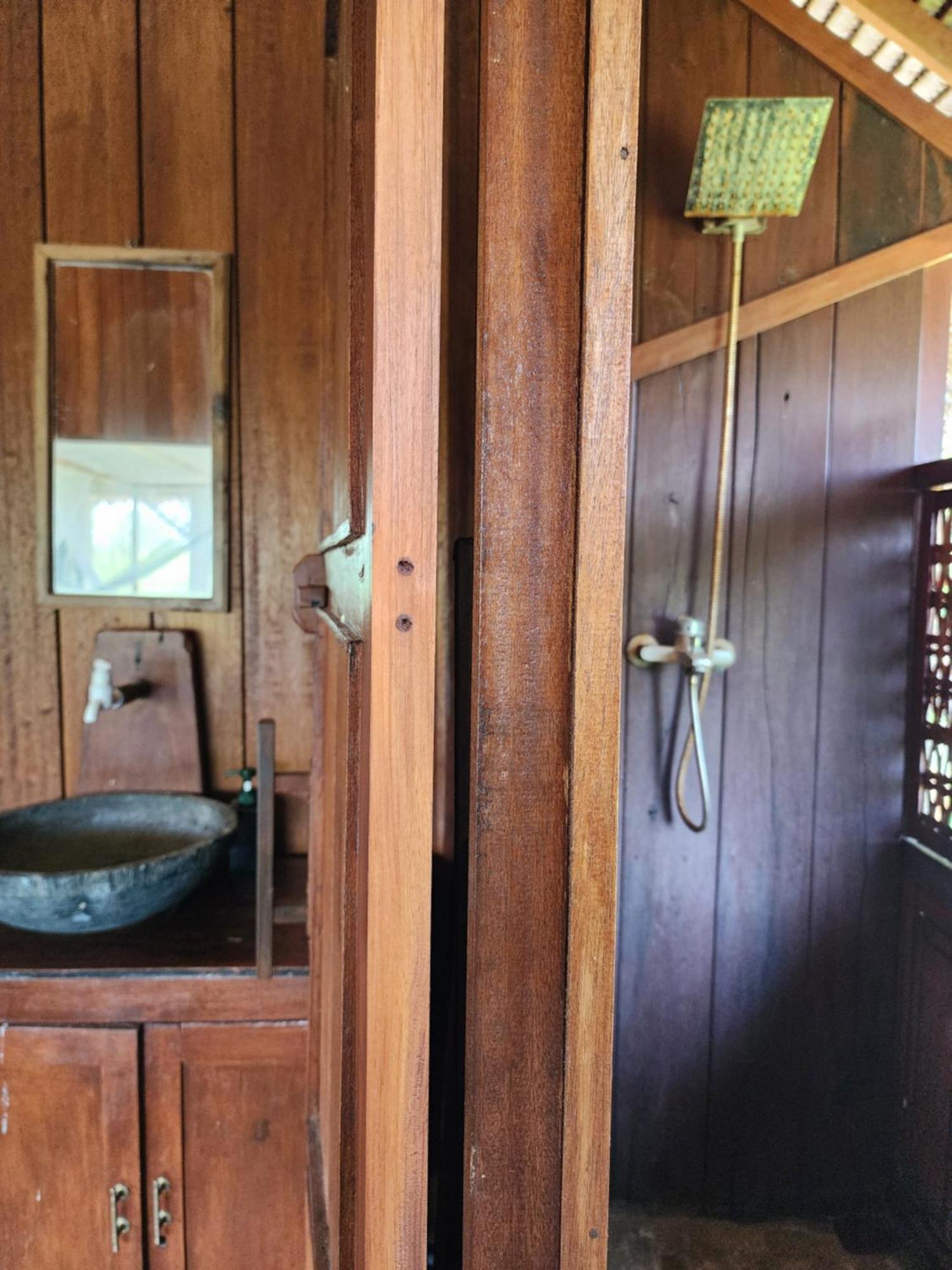 Basa-Basi Lodge Karimunjawa Kültér fotó