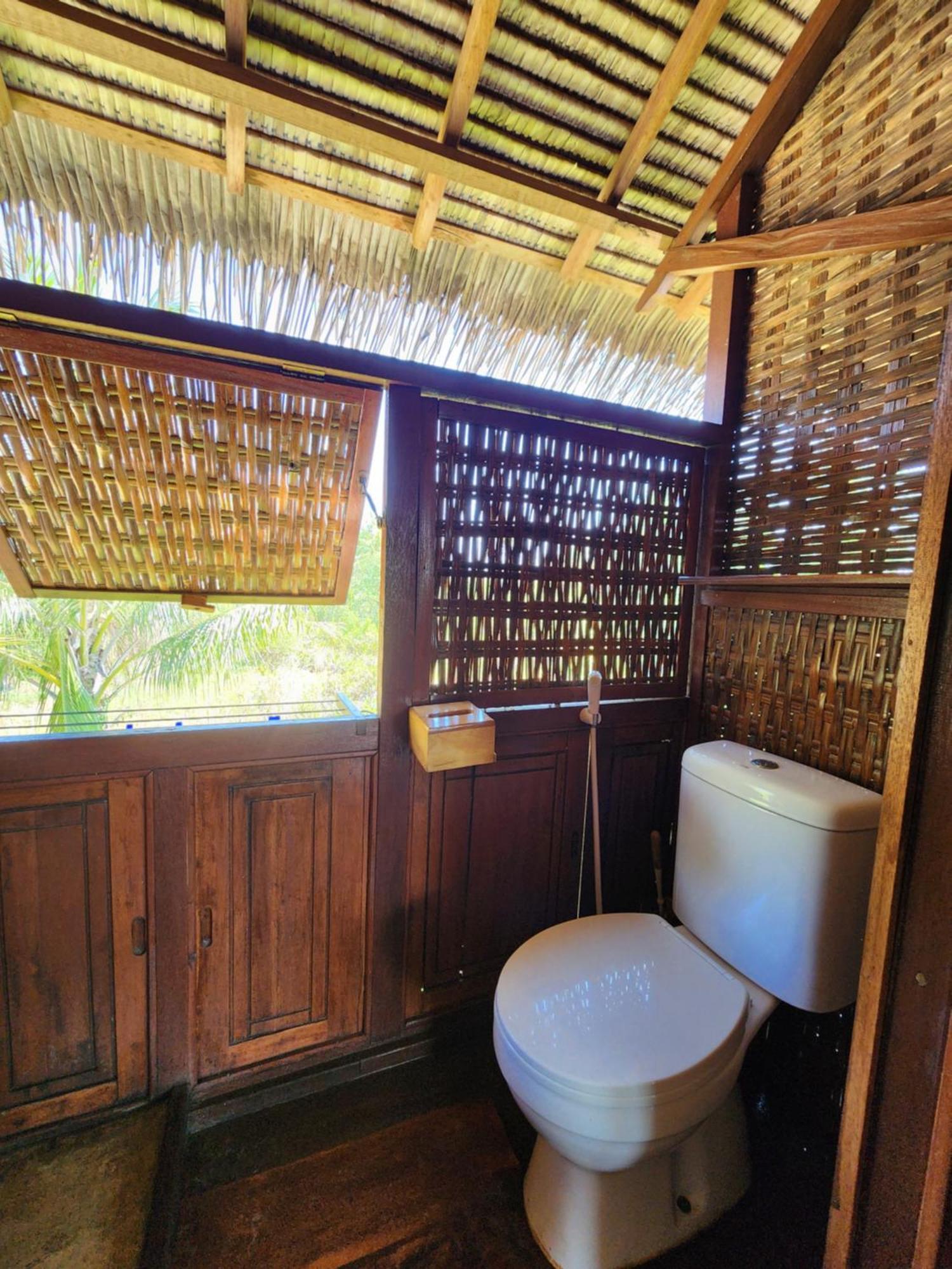 Basa-Basi Lodge Karimunjawa Kültér fotó