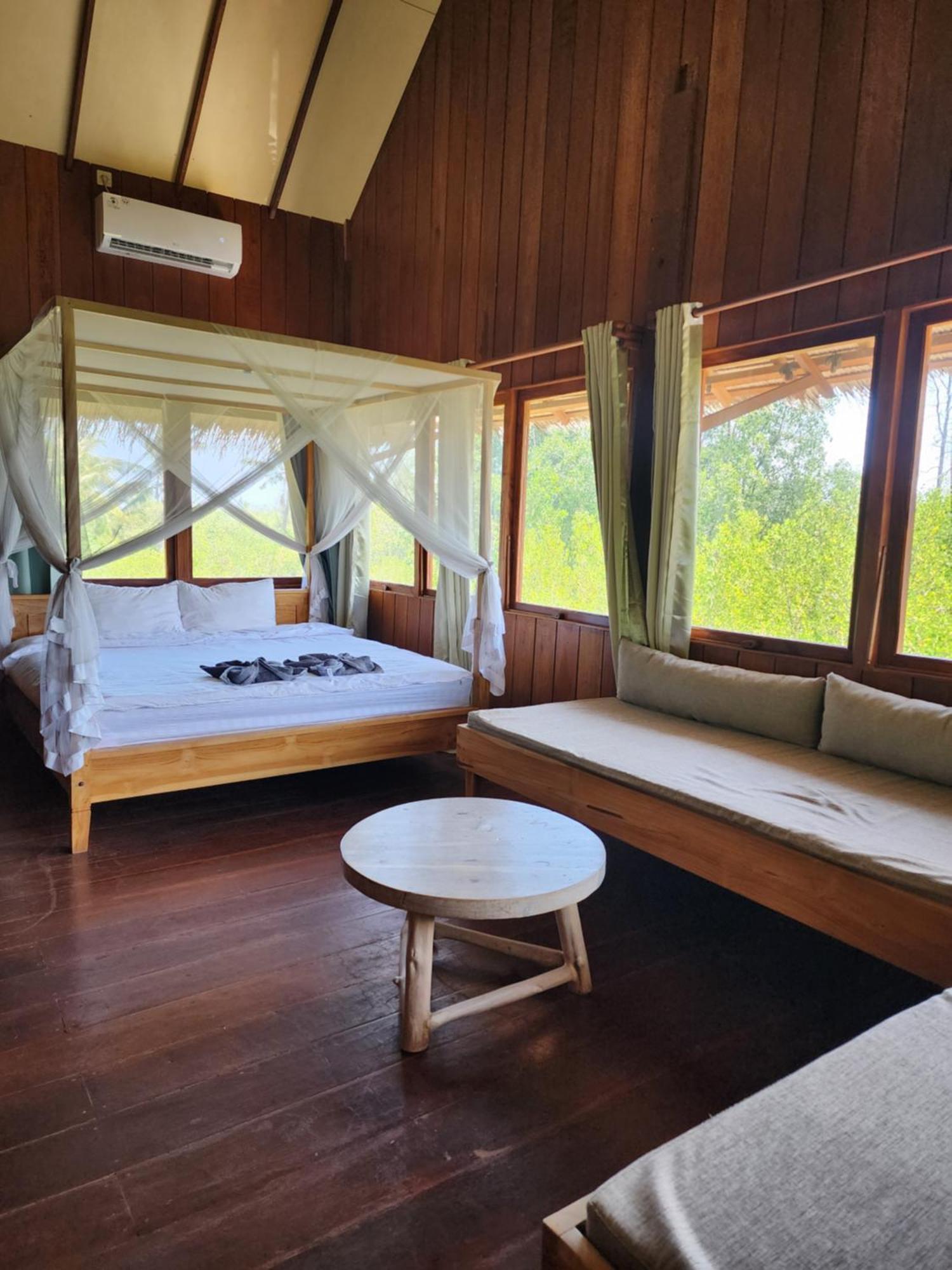 Basa-Basi Lodge Karimunjawa Kültér fotó