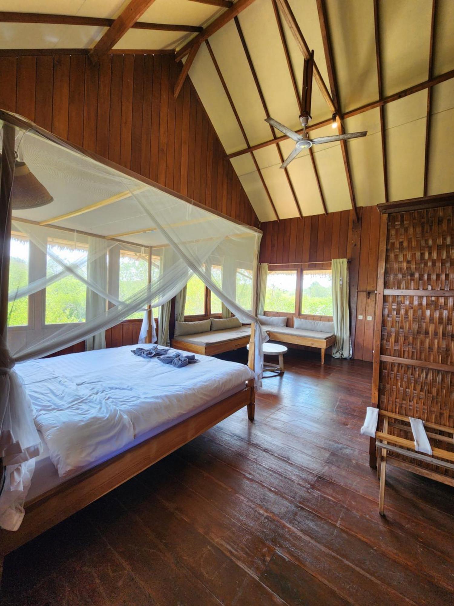 Basa-Basi Lodge Karimunjawa Kültér fotó