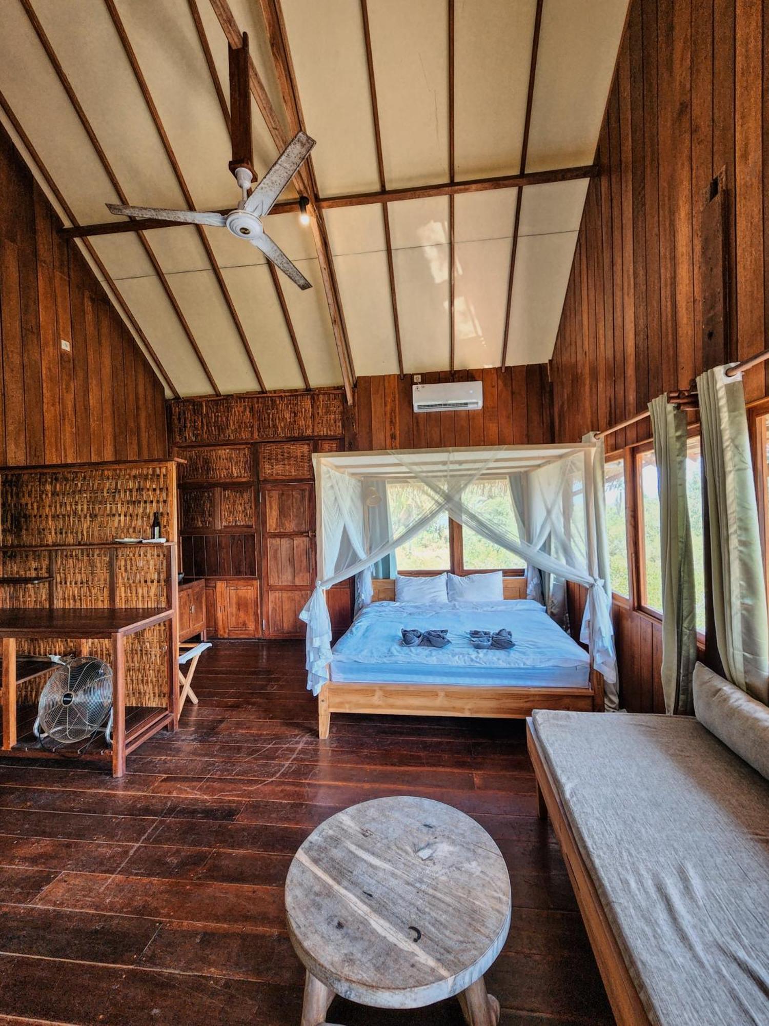 Basa-Basi Lodge Karimunjawa Kültér fotó