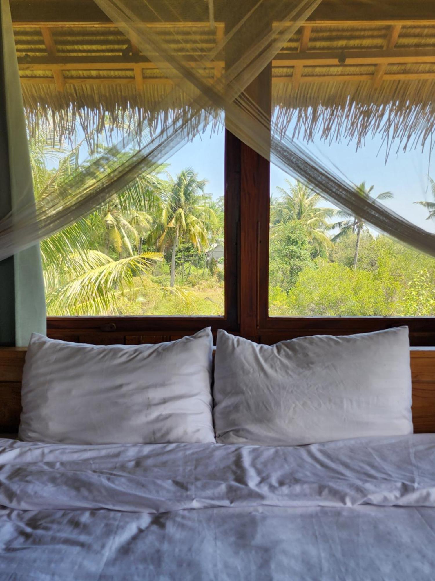 Basa-Basi Lodge Karimunjawa Kültér fotó